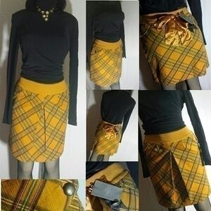 Anthropologie
Vintage Style Pleated Front Skirt